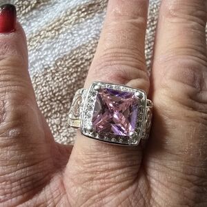 Elegant Silver and Pink Gemstone Ring